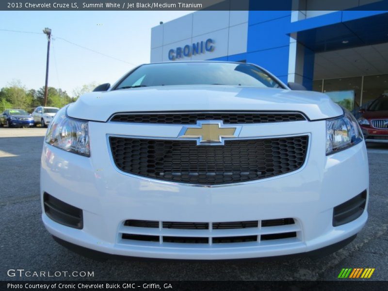 Summit White / Jet Black/Medium Titanium 2013 Chevrolet Cruze LS