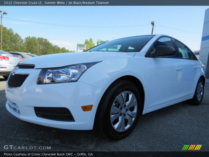 Summit White / Jet Black/Medium Titanium 2013 Chevrolet Cruze LS