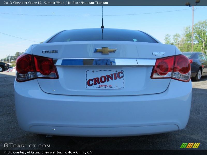 Summit White / Jet Black/Medium Titanium 2013 Chevrolet Cruze LS