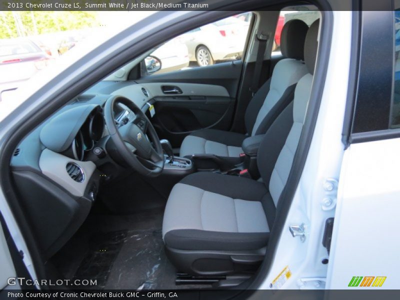 Summit White / Jet Black/Medium Titanium 2013 Chevrolet Cruze LS