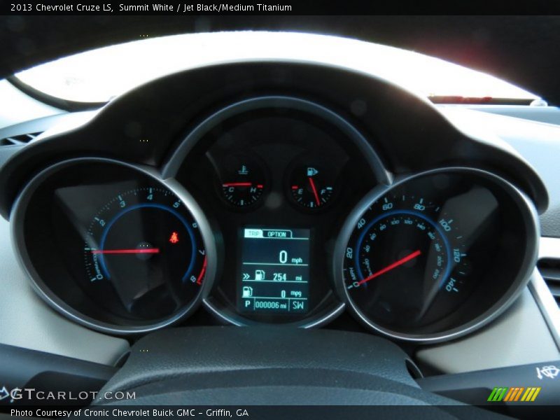 Summit White / Jet Black/Medium Titanium 2013 Chevrolet Cruze LS