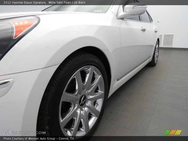 White Satin Pearl / Jet Black 2012 Hyundai Equus Signature