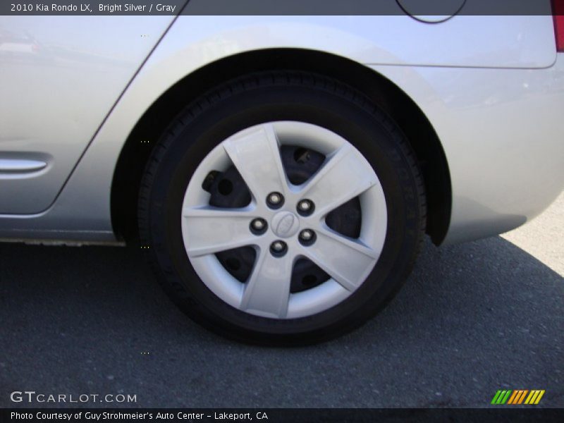 Bright Silver / Gray 2010 Kia Rondo LX