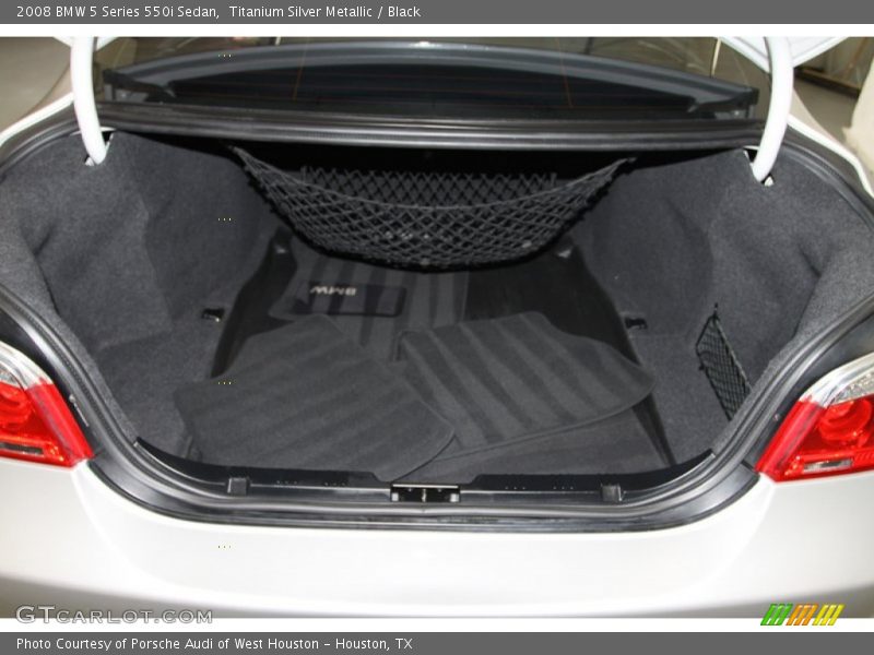  2008 5 Series 550i Sedan Trunk