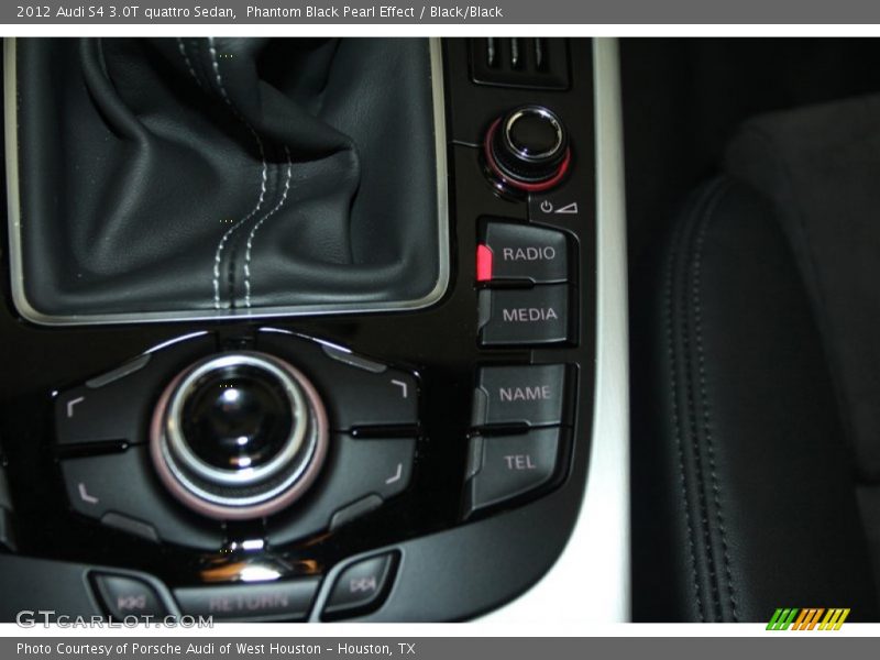 Controls of 2012 S4 3.0T quattro Sedan