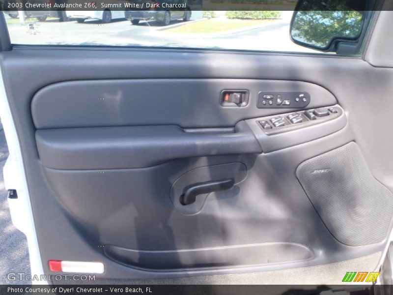 Summit White / Dark Charcoal 2003 Chevrolet Avalanche Z66