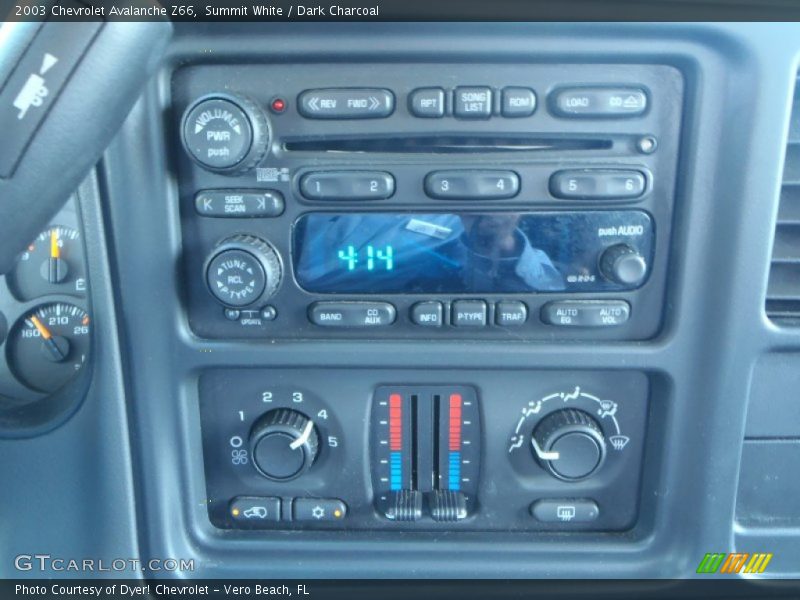 Summit White / Dark Charcoal 2003 Chevrolet Avalanche Z66