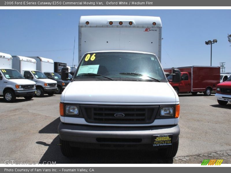 Oxford White / Medium Flint 2006 Ford E Series Cutaway E350 Commercial Moving Van