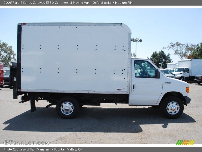 Oxford White / Medium Flint 2006 Ford E Series Cutaway E350 Commercial Moving Van