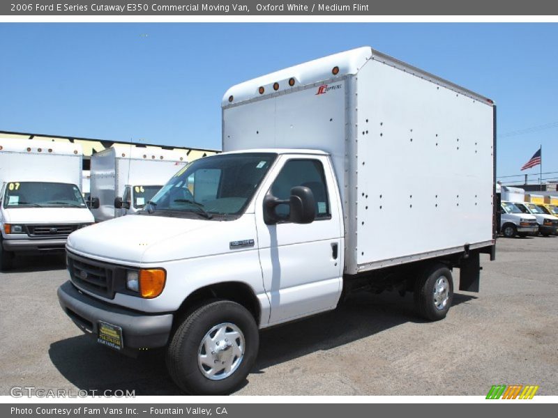 Oxford White / Medium Flint 2006 Ford E Series Cutaway E350 Commercial Moving Van
