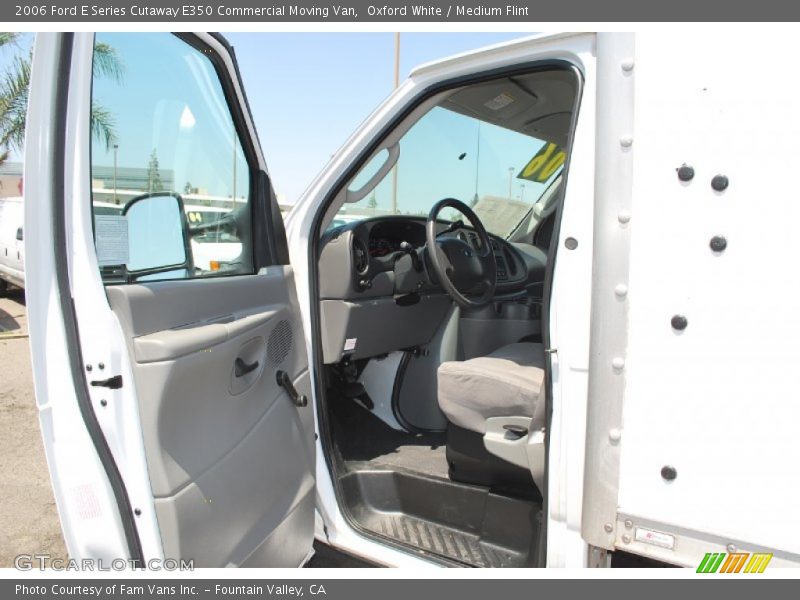 Oxford White / Medium Flint 2006 Ford E Series Cutaway E350 Commercial Moving Van