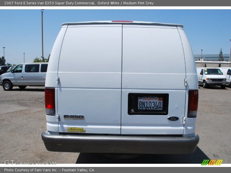 Oxford White / Medium Flint Grey 2007 Ford E Series Van E350 Super Duty Commercial
