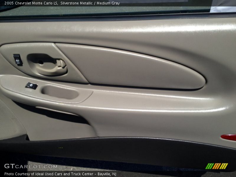 Silverstone Metallic / Medium Gray 2005 Chevrolet Monte Carlo LS