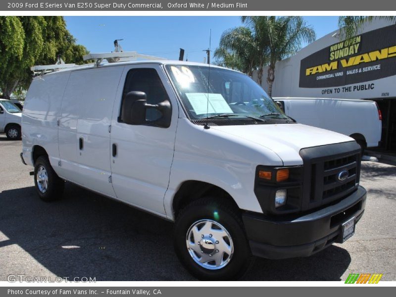 Oxford White / Medium Flint 2009 Ford E Series Van E250 Super Duty Commercial