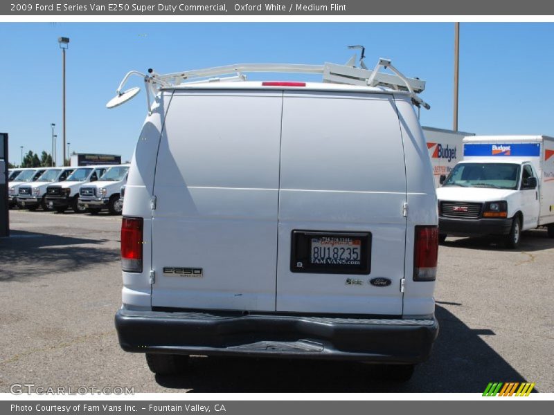 Oxford White / Medium Flint 2009 Ford E Series Van E250 Super Duty Commercial