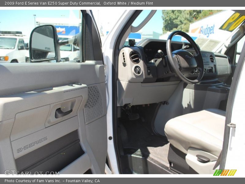 Oxford White / Medium Flint 2009 Ford E Series Van E250 Super Duty Commercial