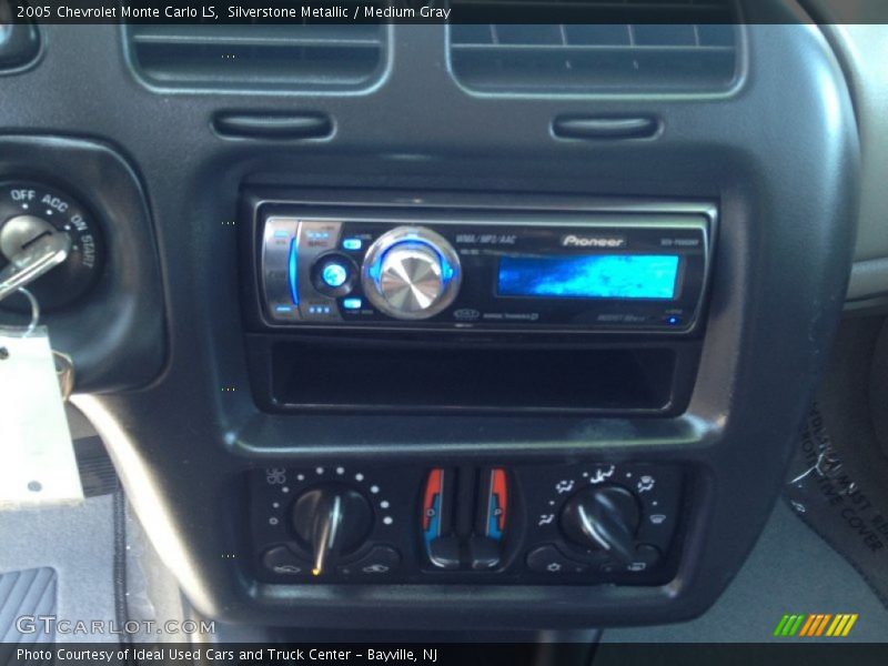 Silverstone Metallic / Medium Gray 2005 Chevrolet Monte Carlo LS