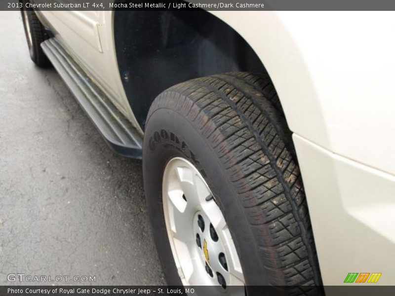 Mocha Steel Metallic / Light Cashmere/Dark Cashmere 2013 Chevrolet Suburban LT 4x4