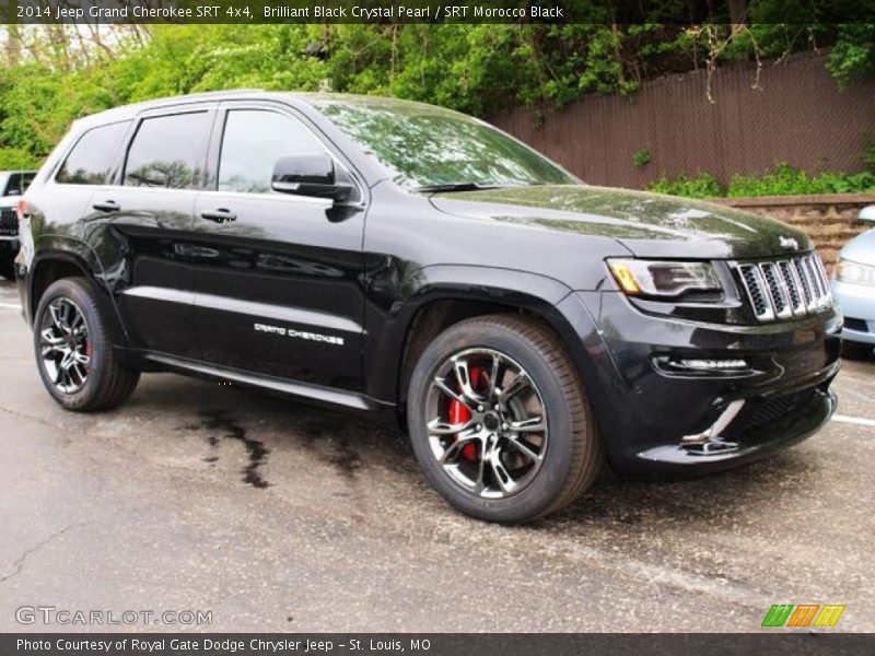 Front 3/4 View of 2014 Grand Cherokee SRT 4x4
