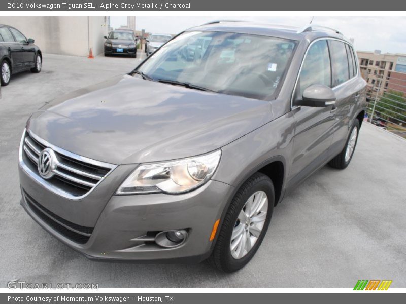 Alpine Grey Metallic / Charcoal 2010 Volkswagen Tiguan SEL