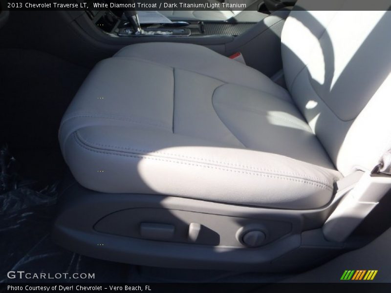 White Diamond Tricoat / Dark Titanium/Light Titanium 2013 Chevrolet Traverse LT