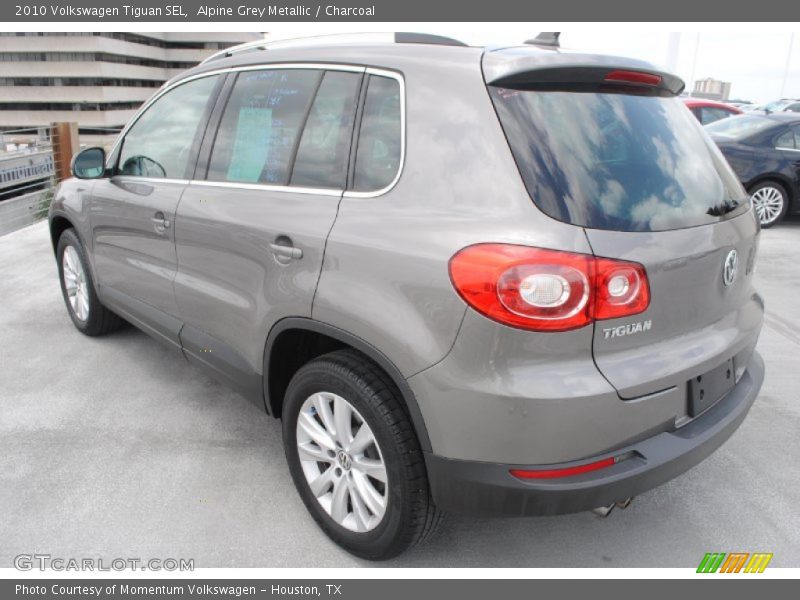 Alpine Grey Metallic / Charcoal 2010 Volkswagen Tiguan SEL