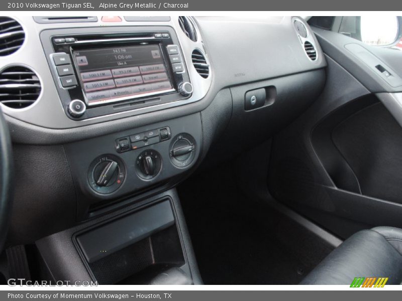 Alpine Grey Metallic / Charcoal 2010 Volkswagen Tiguan SEL