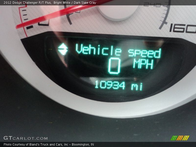 Bright White / Dark Slate Gray 2012 Dodge Challenger R/T Plus