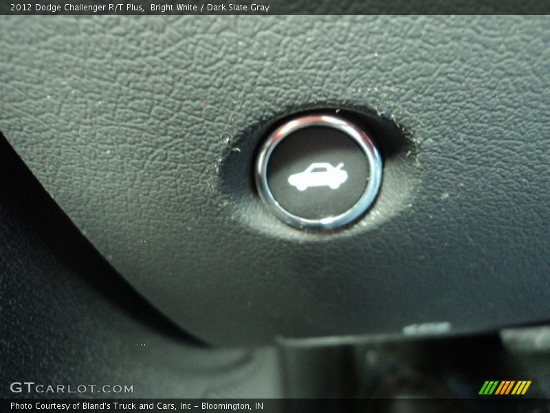Bright White / Dark Slate Gray 2012 Dodge Challenger R/T Plus