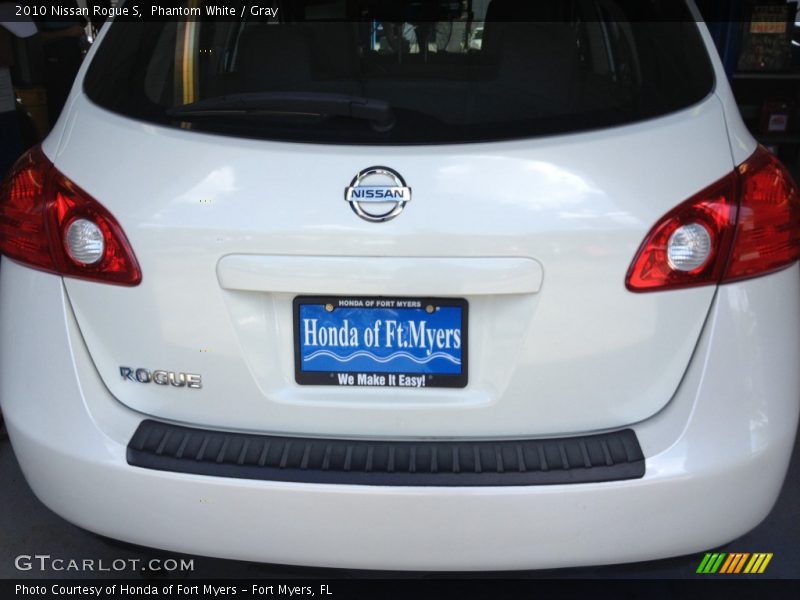 Phantom White / Gray 2010 Nissan Rogue S