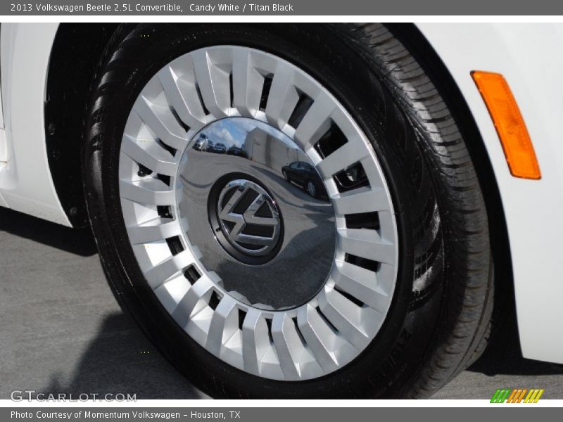 Candy White / Titan Black 2013 Volkswagen Beetle 2.5L Convertible