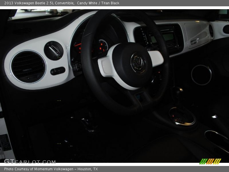 Candy White / Titan Black 2013 Volkswagen Beetle 2.5L Convertible