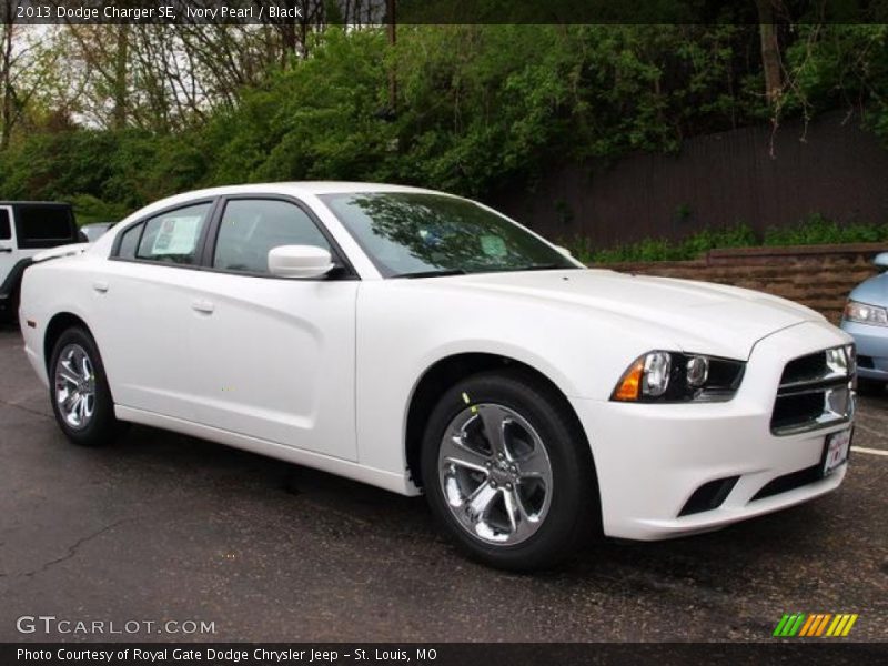 Ivory Pearl / Black 2013 Dodge Charger SE