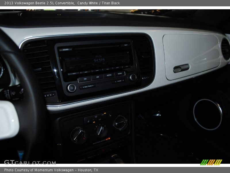 Candy White / Titan Black 2013 Volkswagen Beetle 2.5L Convertible