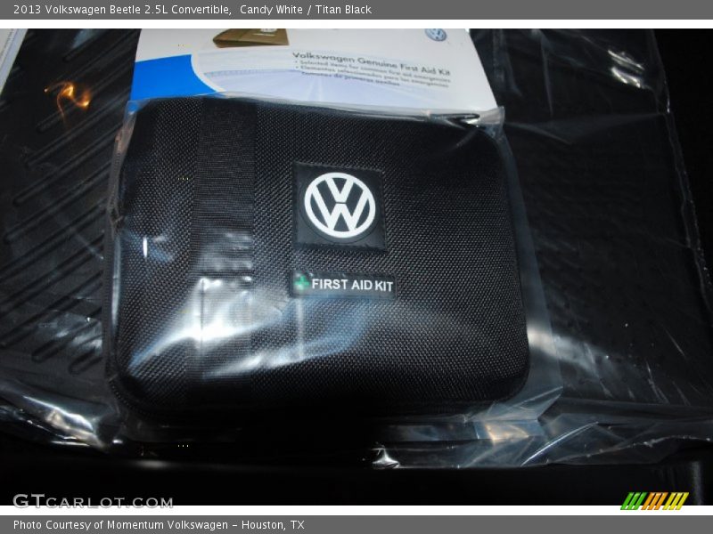 Candy White / Titan Black 2013 Volkswagen Beetle 2.5L Convertible