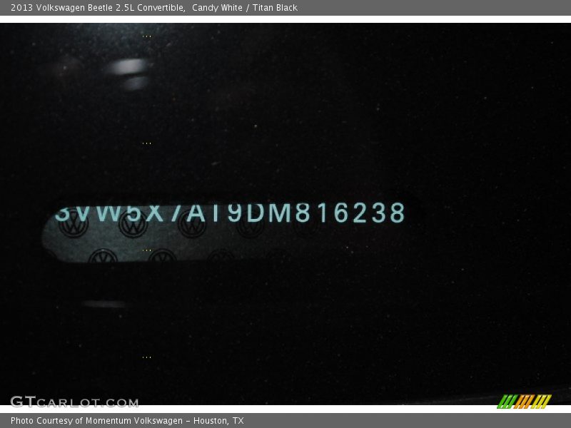 Candy White / Titan Black 2013 Volkswagen Beetle 2.5L Convertible
