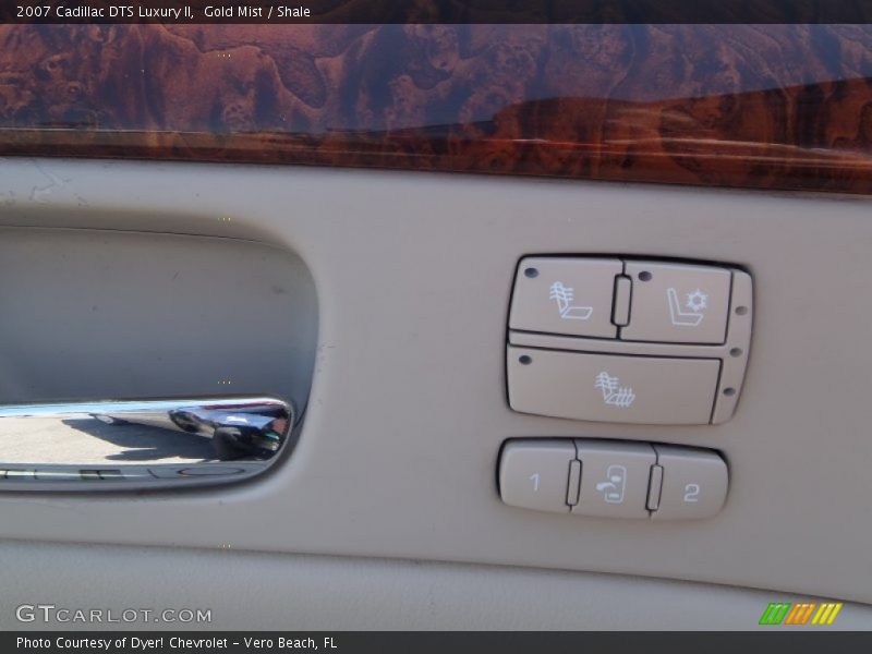 Gold Mist / Shale 2007 Cadillac DTS Luxury II