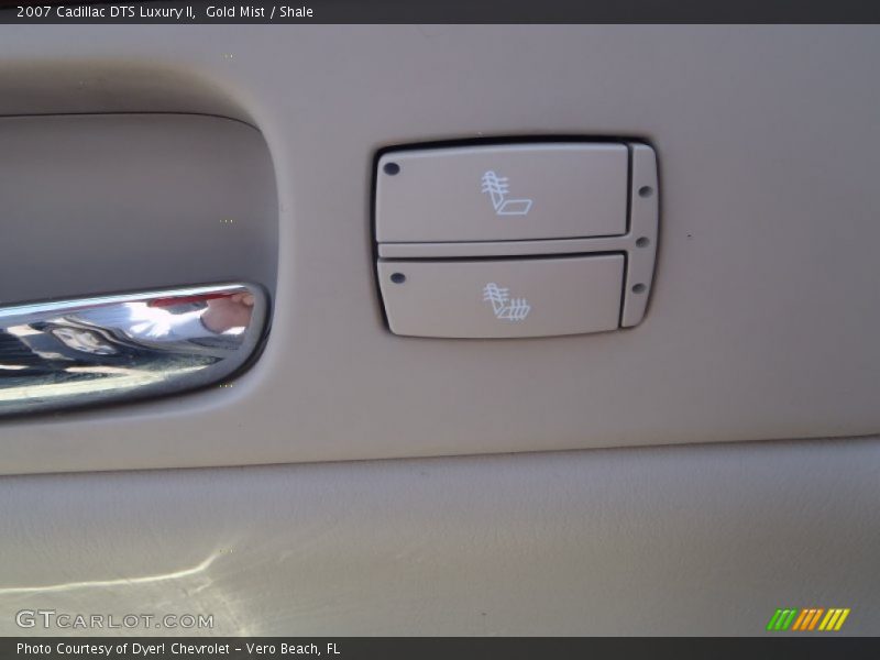 Gold Mist / Shale 2007 Cadillac DTS Luxury II