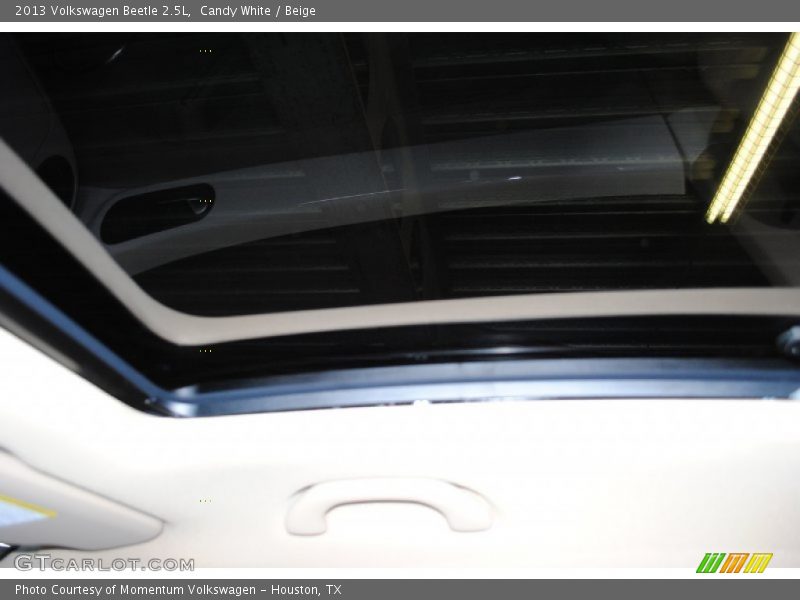 Candy White / Beige 2013 Volkswagen Beetle 2.5L
