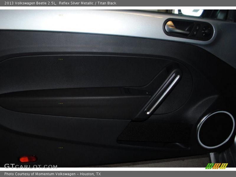Reflex Silver Metallic / Titan Black 2013 Volkswagen Beetle 2.5L