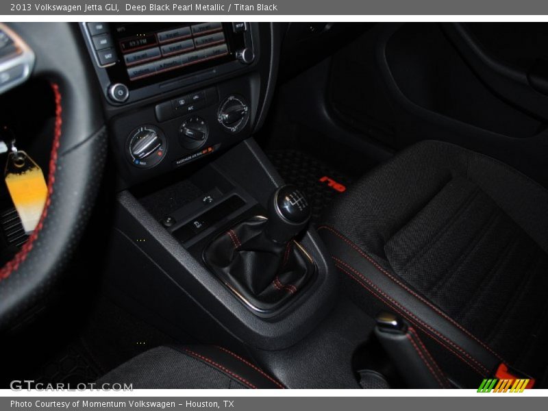 Deep Black Pearl Metallic / Titan Black 2013 Volkswagen Jetta GLI
