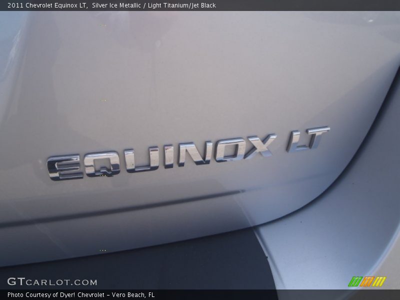 Silver Ice Metallic / Light Titanium/Jet Black 2011 Chevrolet Equinox LT