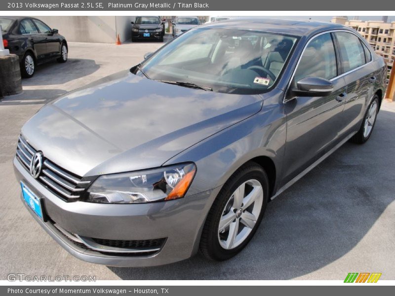 Platinum Gray Metallic / Titan Black 2013 Volkswagen Passat 2.5L SE