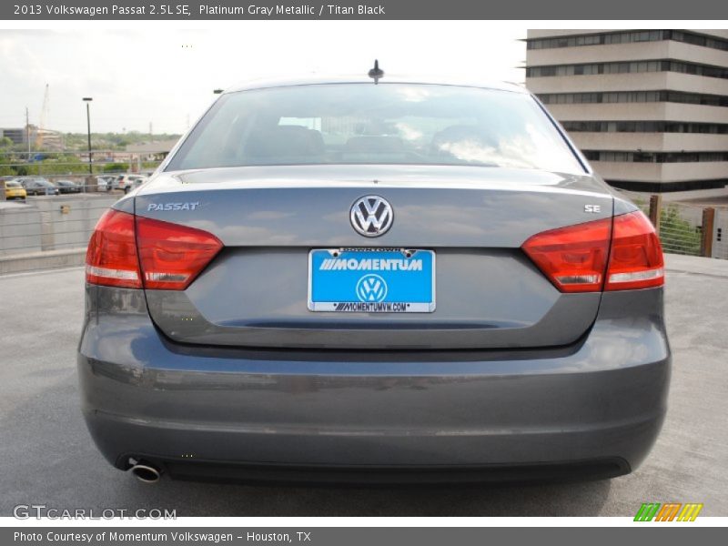Platinum Gray Metallic / Titan Black 2013 Volkswagen Passat 2.5L SE