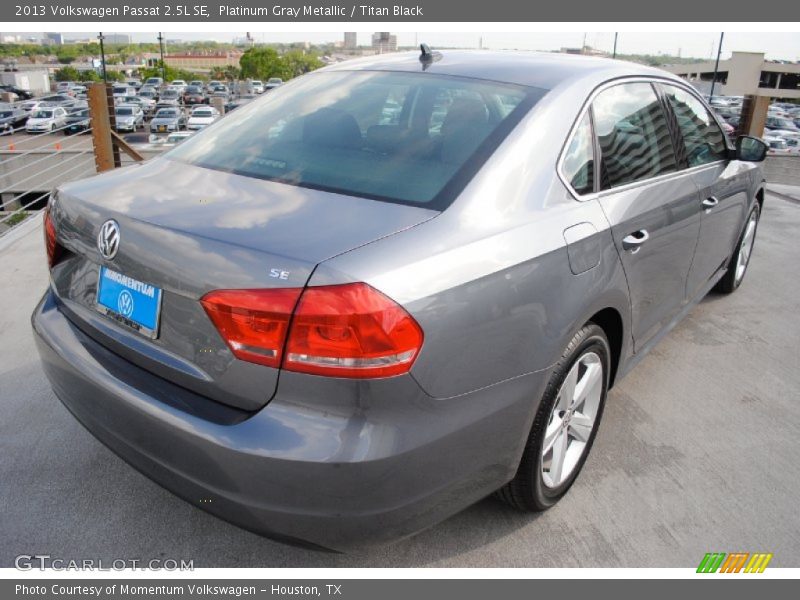 Platinum Gray Metallic / Titan Black 2013 Volkswagen Passat 2.5L SE