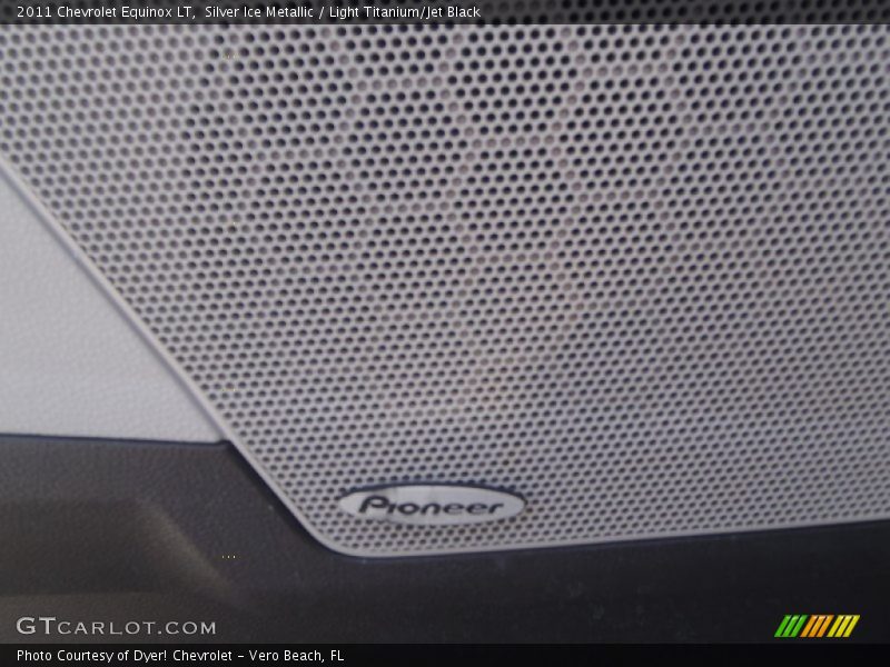 Silver Ice Metallic / Light Titanium/Jet Black 2011 Chevrolet Equinox LT