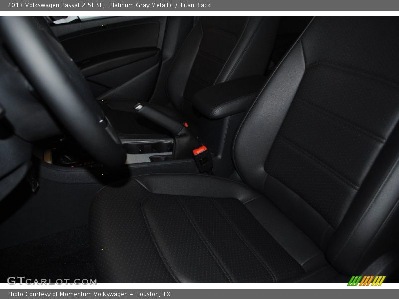 Platinum Gray Metallic / Titan Black 2013 Volkswagen Passat 2.5L SE