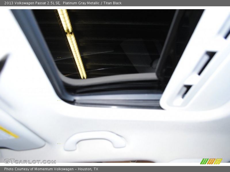 Platinum Gray Metallic / Titan Black 2013 Volkswagen Passat 2.5L SE