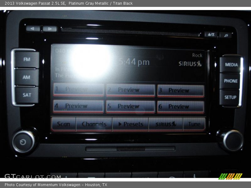 Platinum Gray Metallic / Titan Black 2013 Volkswagen Passat 2.5L SE