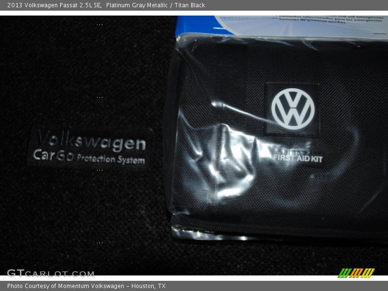 Platinum Gray Metallic / Titan Black 2013 Volkswagen Passat 2.5L SE